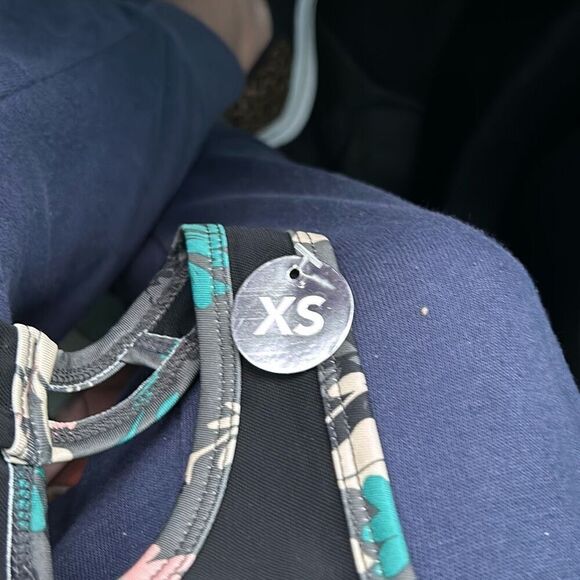 Shadow Sport Multi-Color Sports Bra with Removable Cups. XS. - Picture 4 of 11